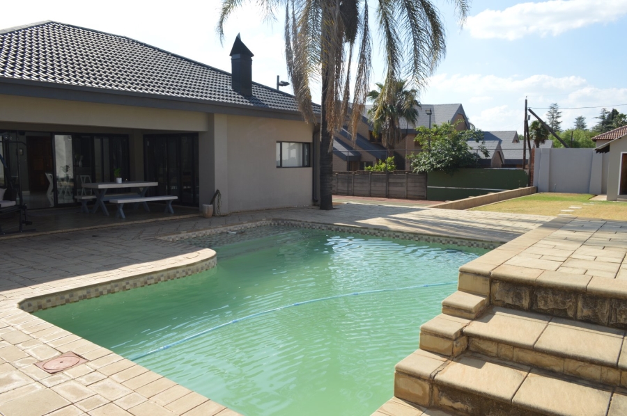 4 Bedroom Property for Sale in Wilkoppies North West